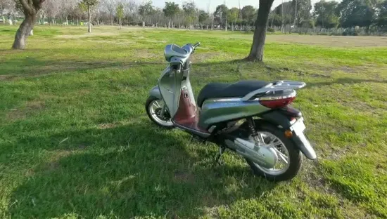 Syev 2022 New Design 3000W Powerful Central Motor with EEC/Coc Certificate E-Scooter Large Capacity 72V45ah Lithium Battery Electric Motorcycle Max Speed 80km/H